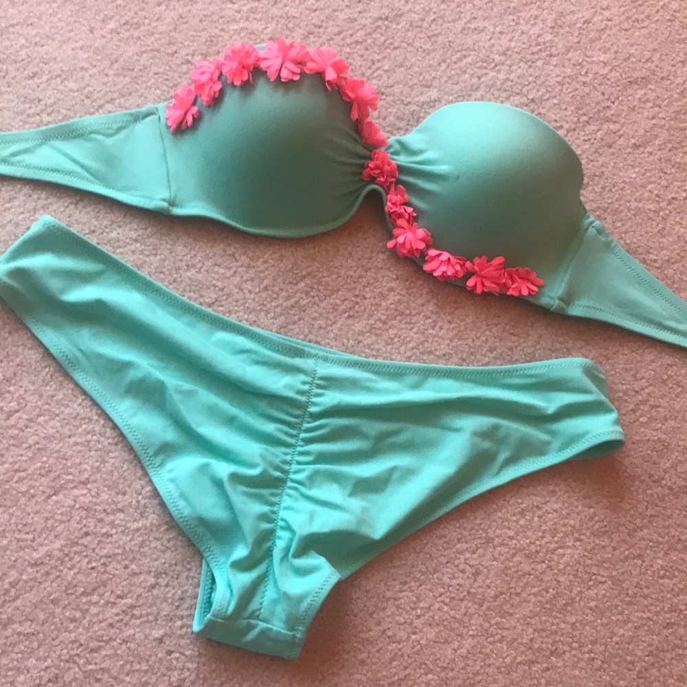 VICTORIA SECRET SWIM SET
